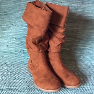 NEW——Girls Cat & Jack Girls Boots